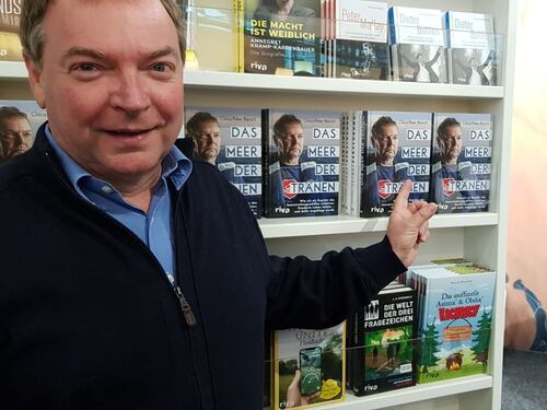 Ong, dopo la multa il comandante attacca ancora: "I dl Salvini indegni dell'Italia"
