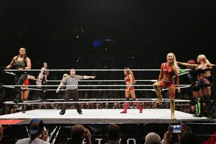 Bellezze mozzafiato e fisici scolpiti. Ecco le donne di Wrestlemania 5