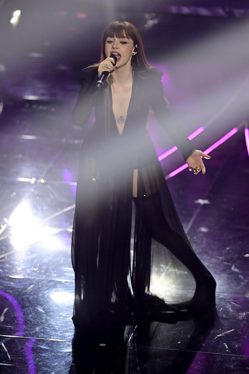Sanremo 2024: ecco il look della finalissima del Festival di Annalisa 3