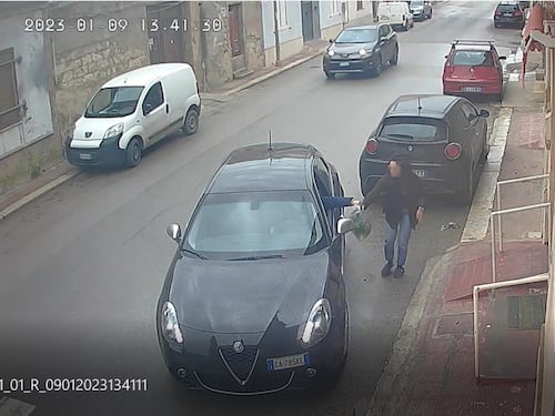 Messina Denaro, arrestati altri due fiancheggiatori del boss: ecco chi sono