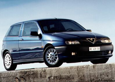Alfa Romeo 145, guarda la gallery 10