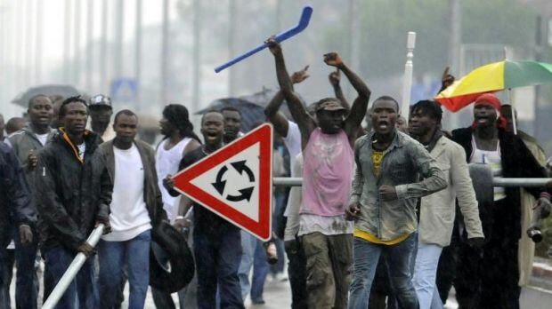Ora basta con l'ipocrisia della "protezione"