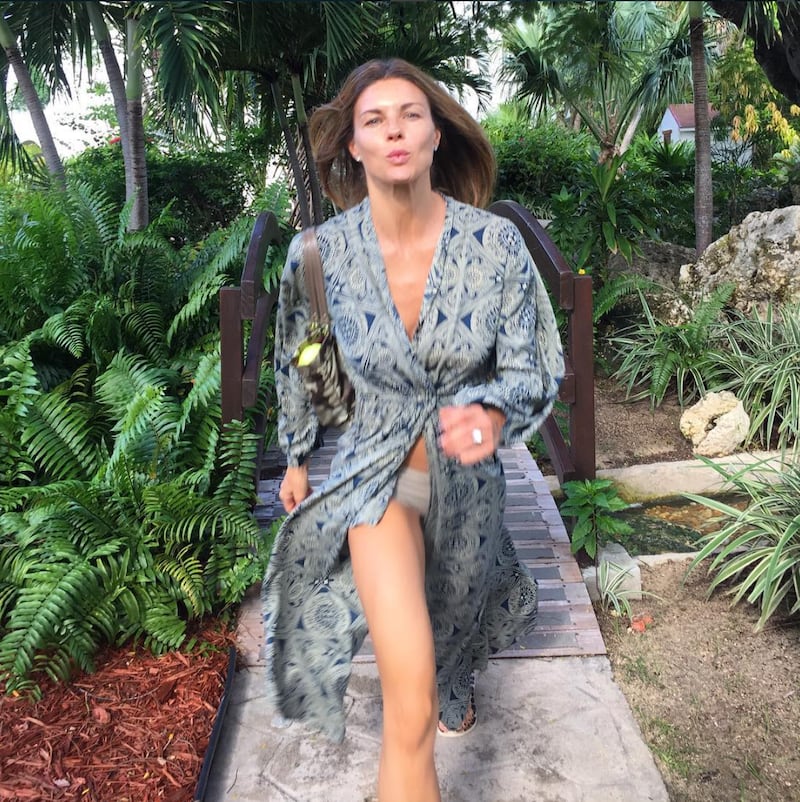 Martina Colombari sexy nella vita di tutti i giorni 19