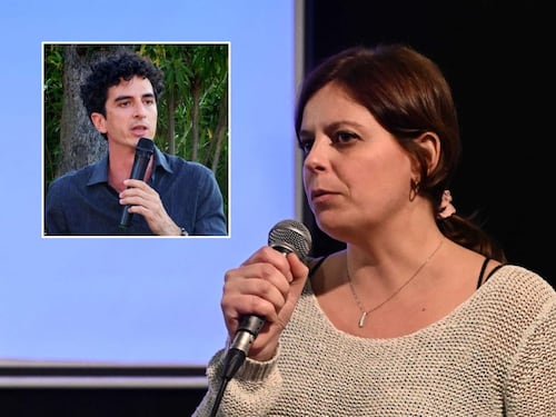 Salis ci attacca ma non chiarisce. "La residenza non implica nulla"