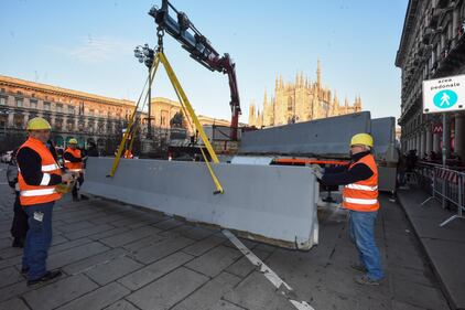 A Milano arrivano le barriere anti-tir 15