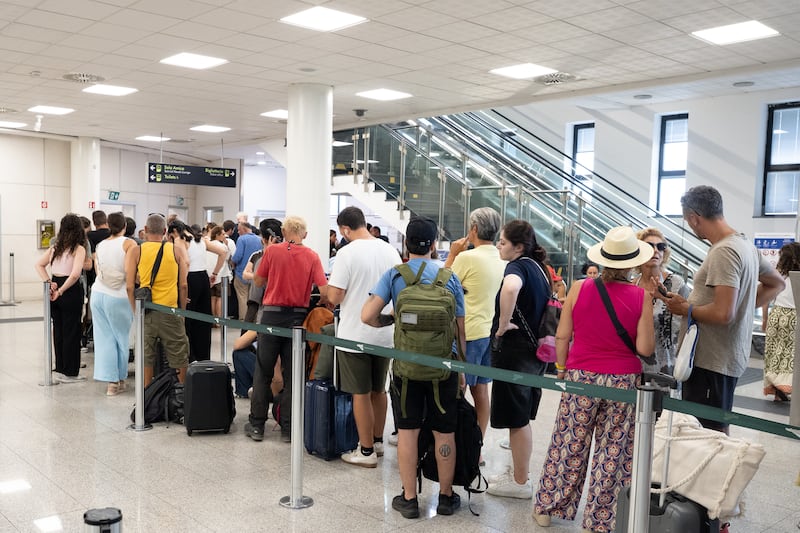 I disagi dei passeggeri all'aeroporto di Catania