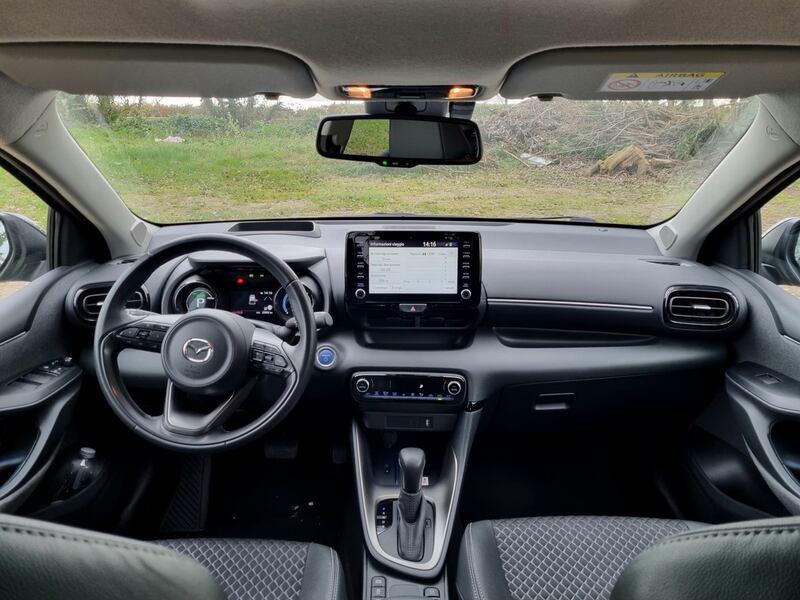 Mazda2 Hybrid prova su strada: guarda le foto 14