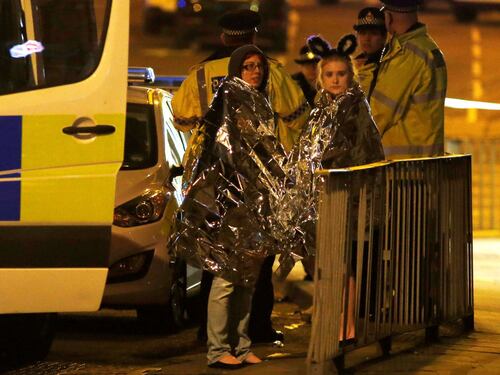 "Dovevano colpire il San Paolo": bufera dopo la strage di Manchester