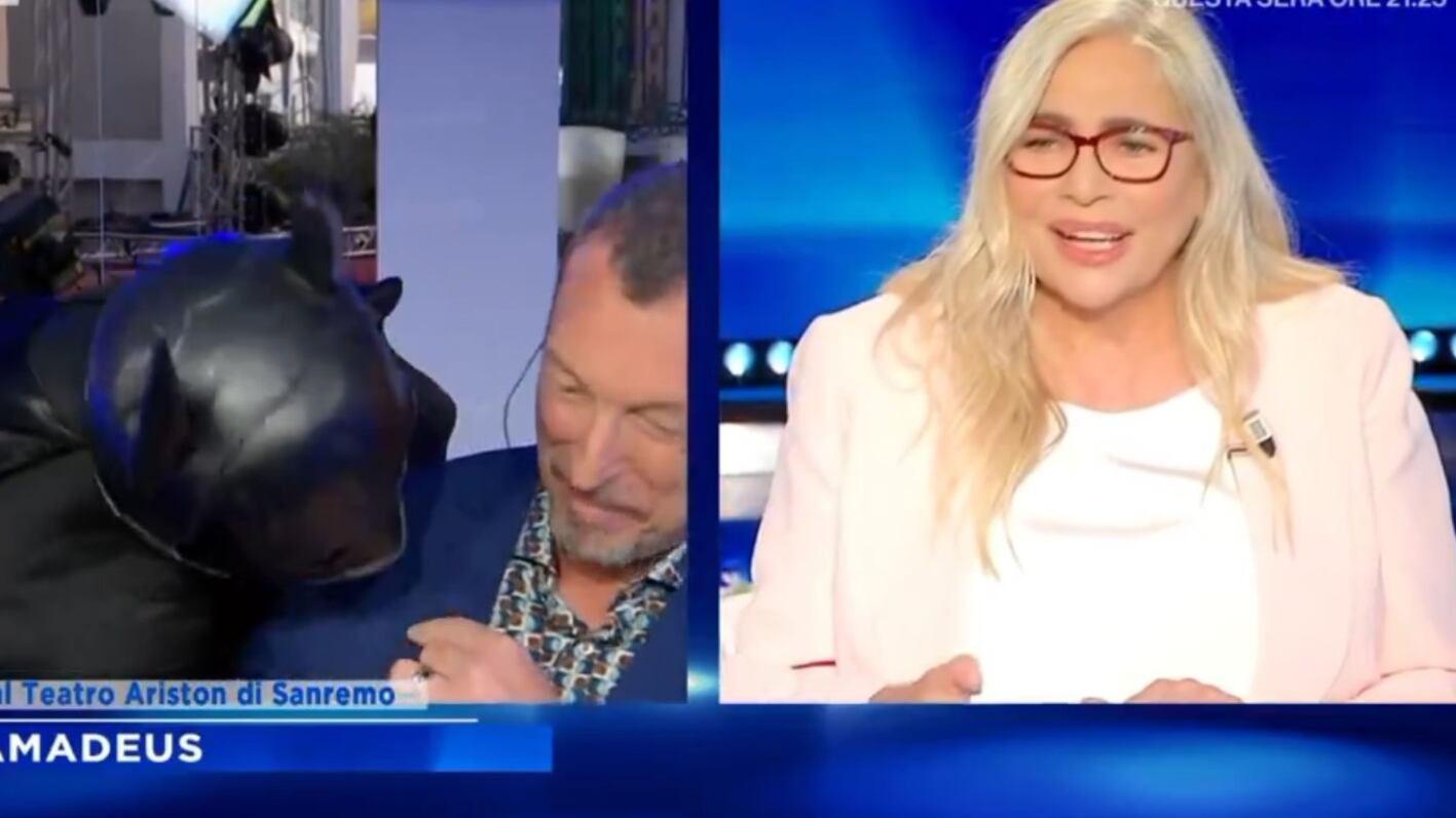 Amadeus assalito in diretta, cosa è successo a Domenica In