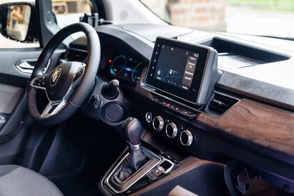Nuovo Renault Kangoo E-Tech: guarda le foto 10