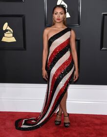 Grammy 2017, i look più sexy sul red carpet 36