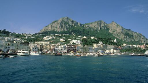 Capri, battelli fermi per la Grotta azzurra: undici denunciati