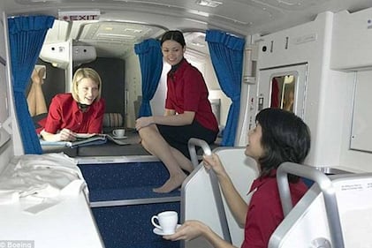 Ecco dove dormono le hostess sugli aerei 1
