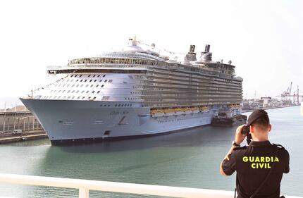 La nave da crociera più grande del mondo sbarca in Italia 7