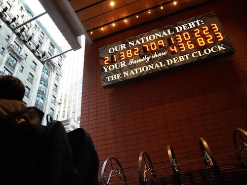 Debito a livelli record nel 2025: il rapporto su Paesi sovrani ed Europa