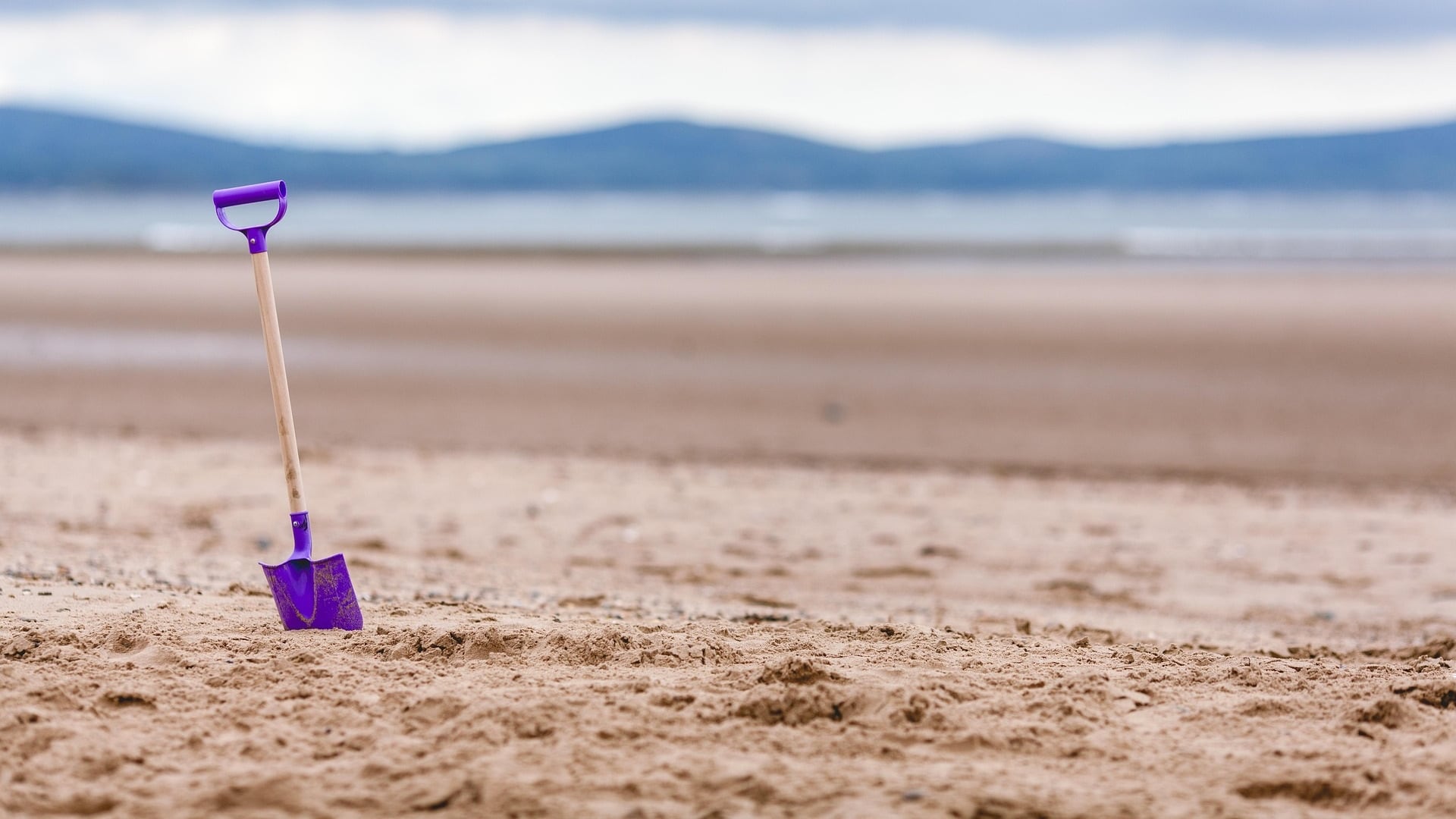 Spiagge, dai divieti anti-fumo agli ombrelloni contingentati. Dove si rischia la multa fino a 3mila euro