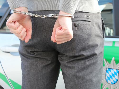 Picchia e minaccia con coltello l'ex: bulgaro arrestato a Napoli