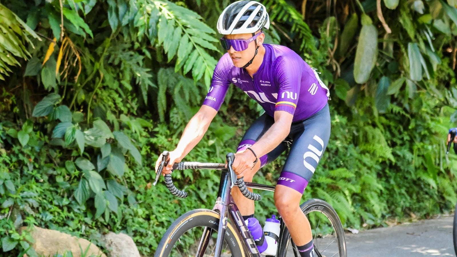 Ciclismo, muore dopo una caduta: chi era il 30enne ex compagno di squadra di Pogacar