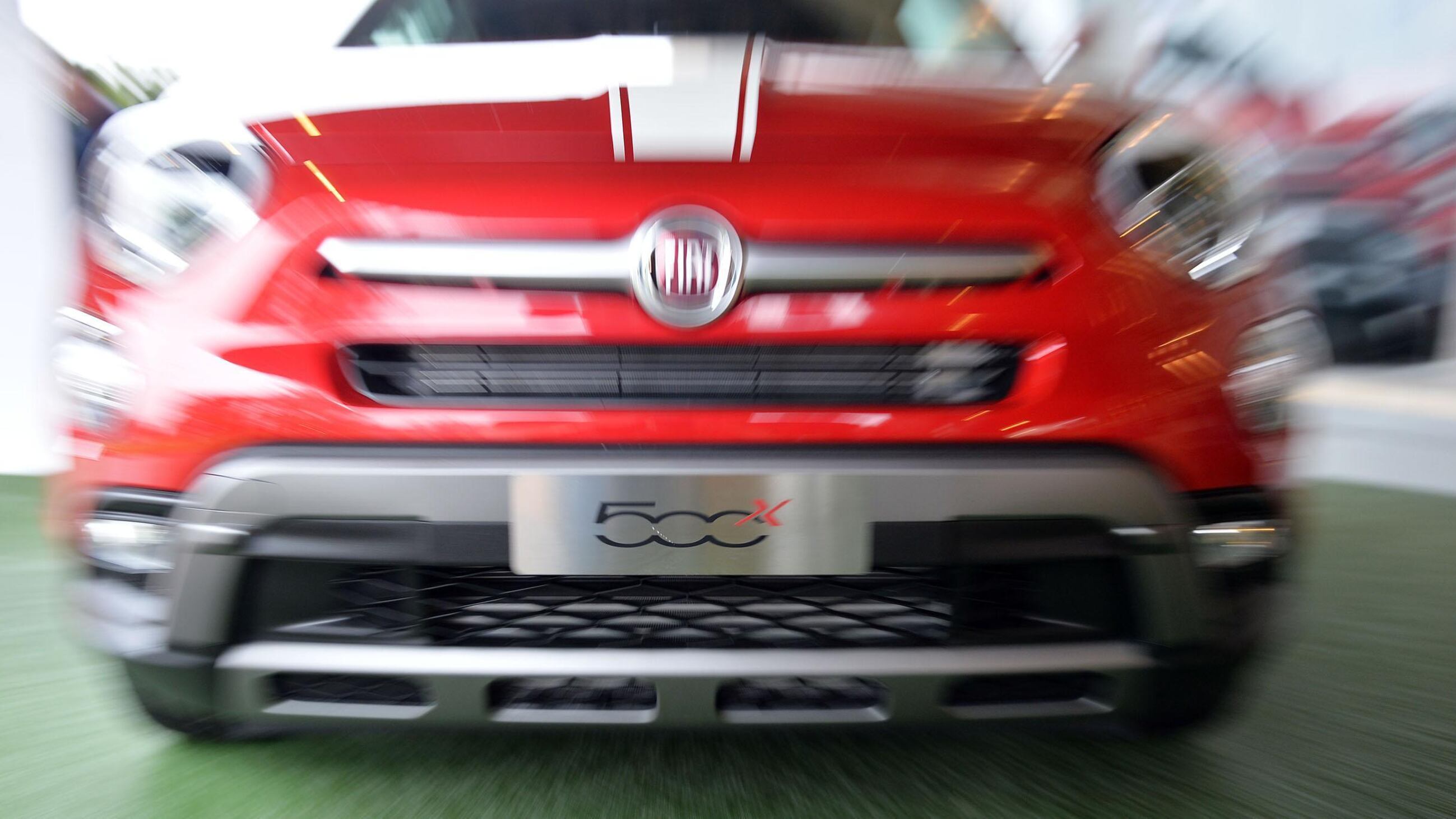 Se l'auto scarica i sindacati torna a correre