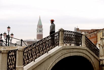 Maltempo a Venezia e la "nuova"£ vita dei turisti  4