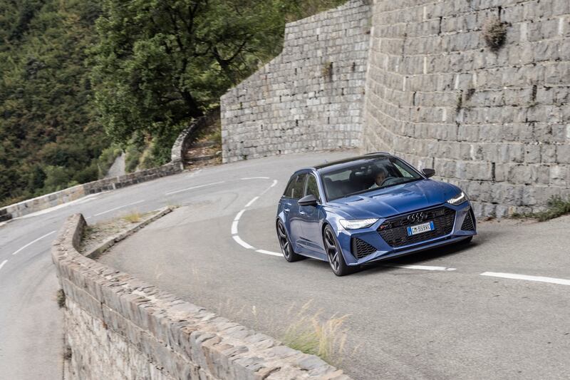 Audi RS6 Performance 2023: guarda la gallery del primo contatto 10