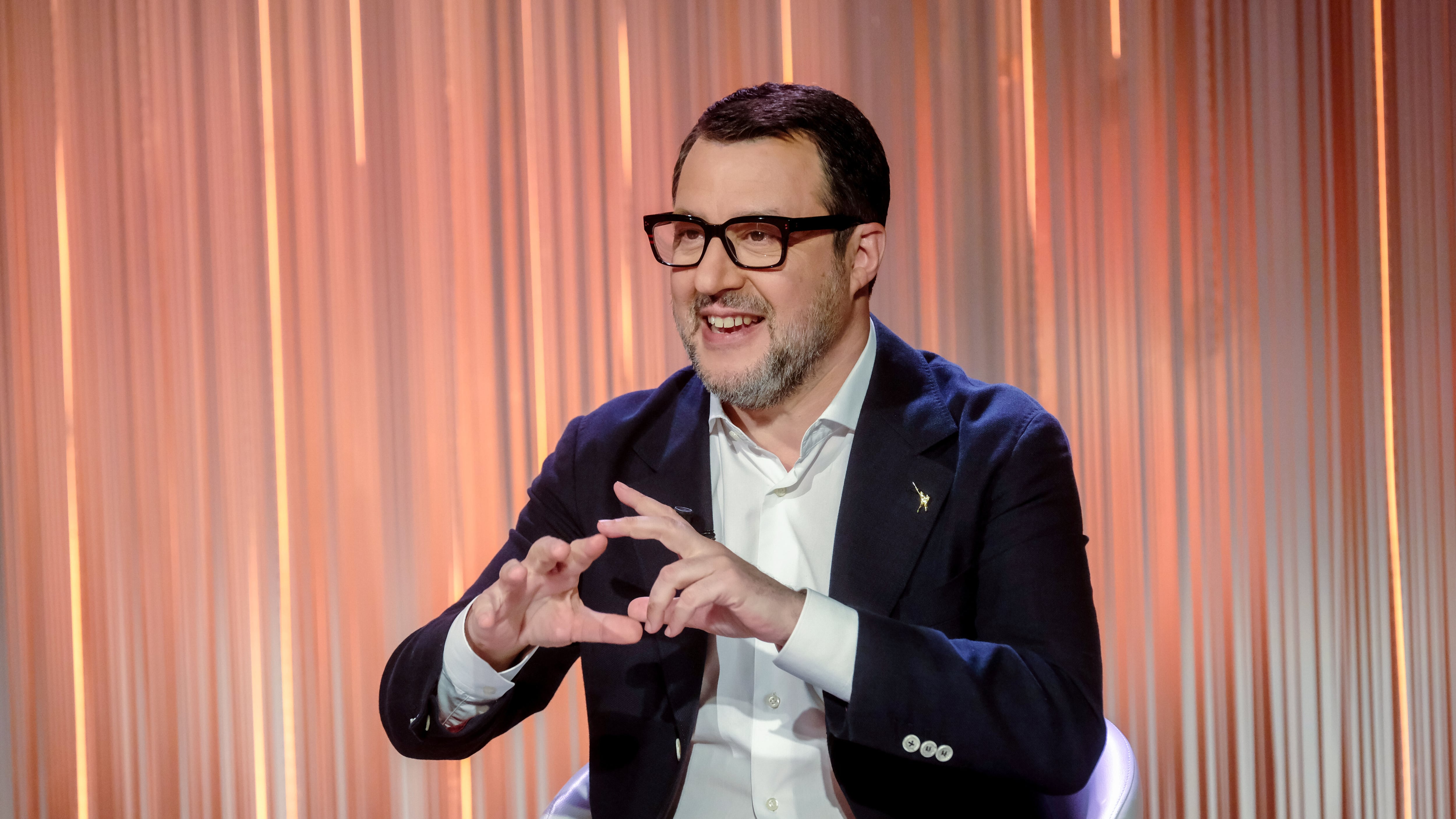 Offensiva Lega: "No ad armi e green"