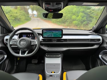 Jeep Avenger 4xe: la gallery del nuovo B-SUV ibrido e integrale 18