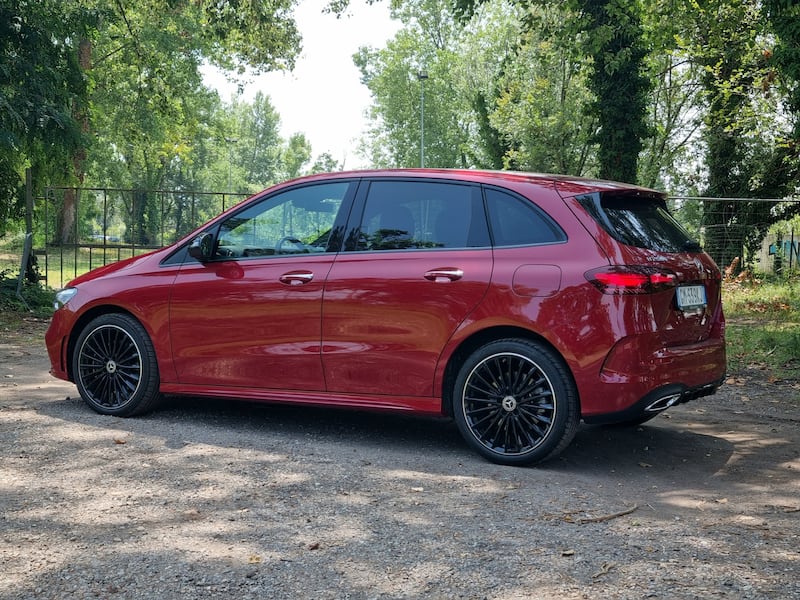 Nuova Mercedes Classe B 2023: guarda la gallery della prova 8
