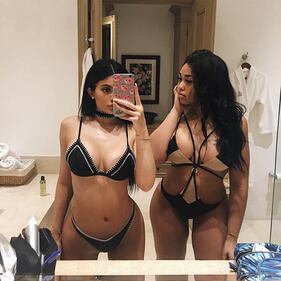 Kylie Jenner hot, progetto segreto in lingerie 51