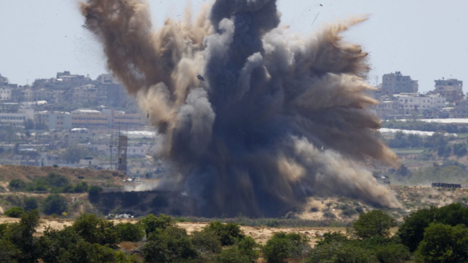 Israele bombarda Gaza dopo i missili lanciati da Hamas
