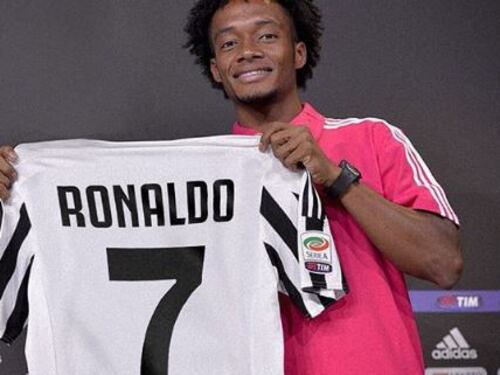 Juventus, Cuadrado cede la maglia n°7 a Cristiano Ronaldo: "Benvenuto"