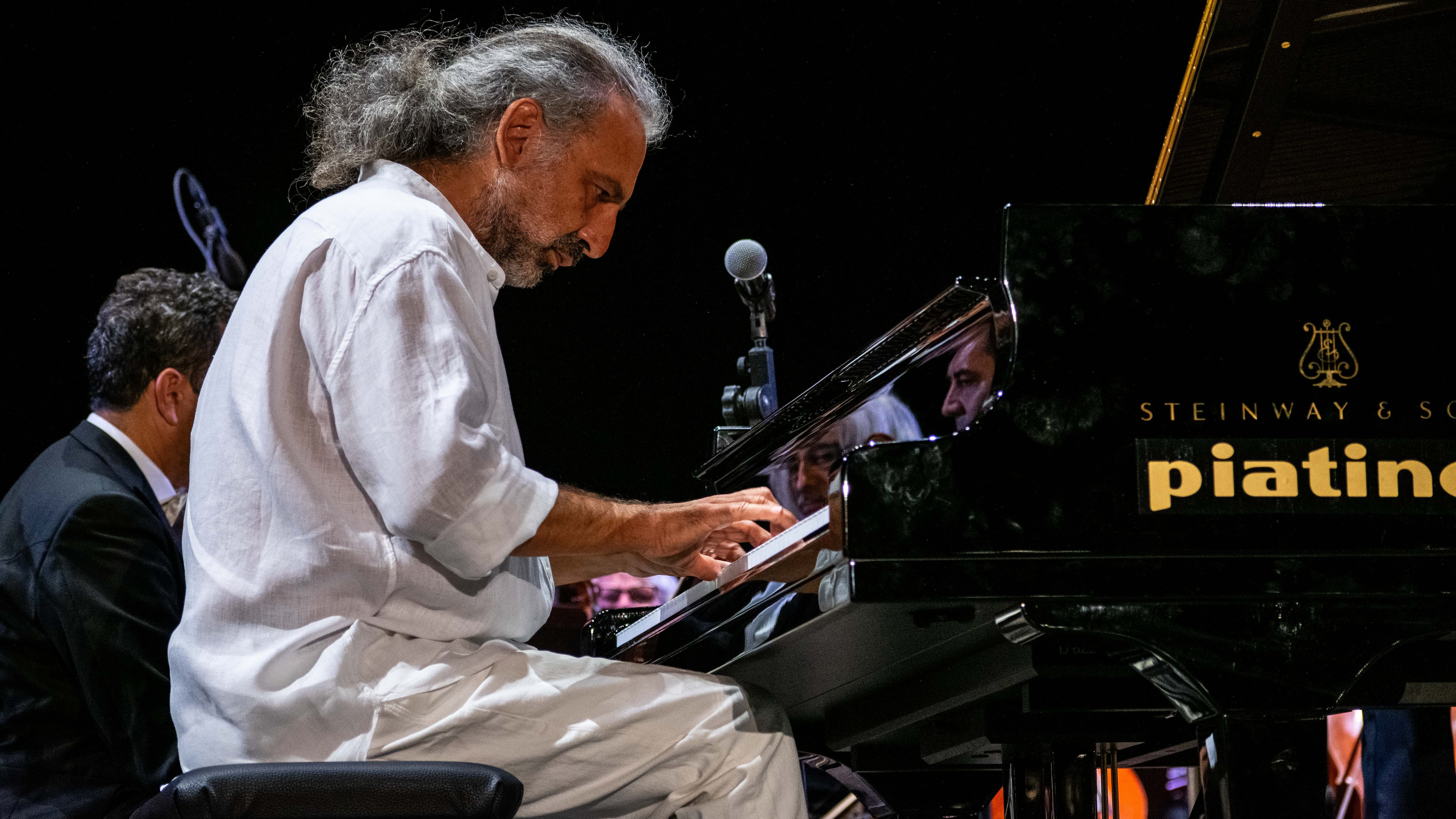 La replica della Rai a Bollani. "Ha rifiutato la prima serata"