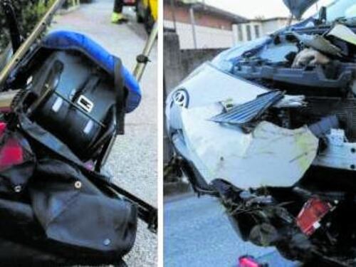Auto invade marciapiede. Investe mamme e bimbi