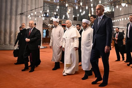 Papa Leone XIV alla Moschea Blu: le foto 1