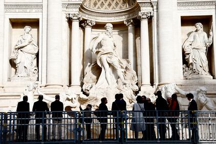 La passerella alla Fontana di Trevi 6