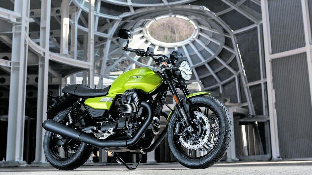 Guzzi, la fabbrica del futuro tra droni e officina vintage