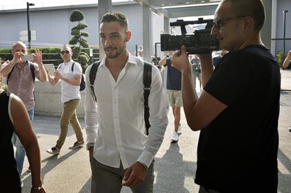Juventus, visite mediche per De Sciglio: le foto 10