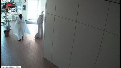 Il ladro "fantasma" 12