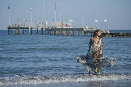 Isabeli Fontana hot, incanta Venezia nella laguna 34