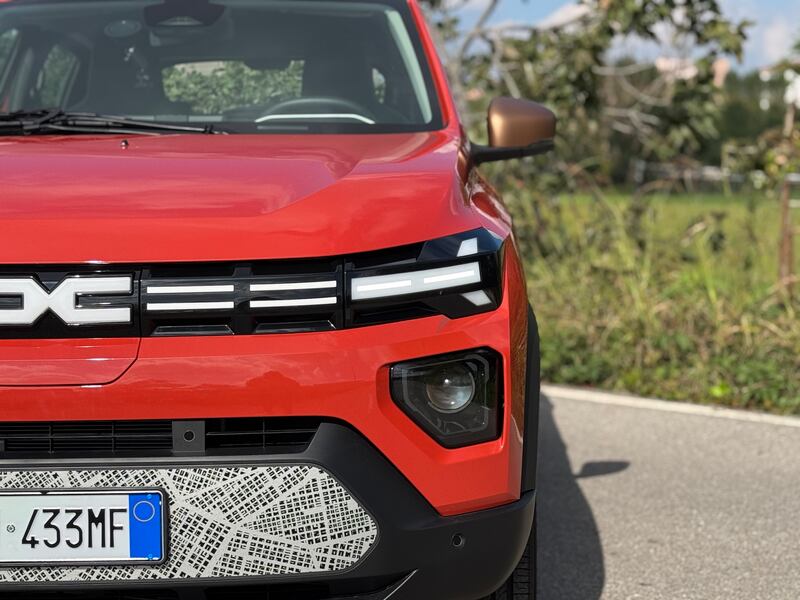Nuova Dacia Spring: guarda la gallery dell'elettrica da città super compatta 4
