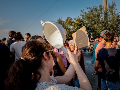 Uno spettacolo unico e rarissimo. In Italia qualche nuvola dispettosa