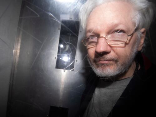 Assange, la giustizia britannica dice sì all'estradizione. L'ultima parola al ministro
