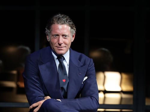 Lapo Elkann prova a rianimare la Ferrari in crisi: "È l'ora di svegliarsi"