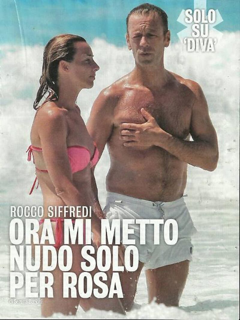 Rocco Siffredi e Rosa Caracciolo, la vacanza diventa sexy: lui nudo, lei in topless 1