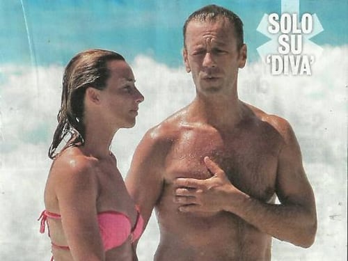 Rocco Siffredi e Rosa Caracciolo, la vacanza diventa sexy: lui nudo, lei in topless