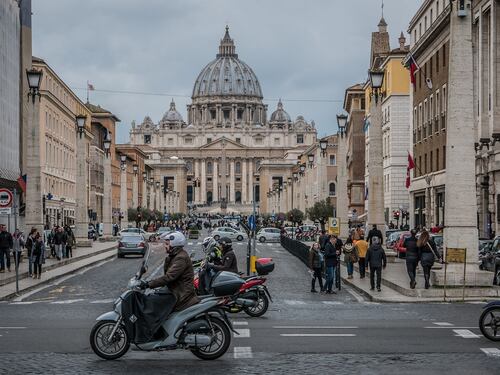 I vigili urbani di Roma non possono più fare le multe. Ecco perché