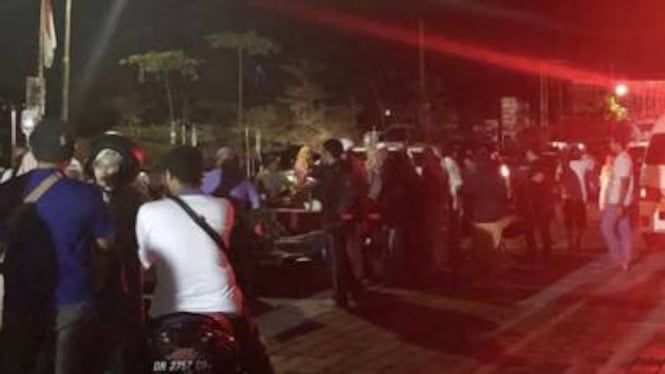 Indonesia, lo tsunami fa più di mille morti