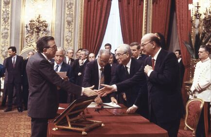 Giulio Andreotti, statista per 60 anni al centro della politica 17