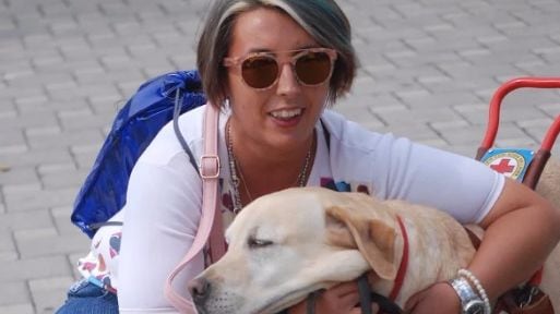 Centralinista non vedente isolata per il cane-guida: "Puzza, via da qui"