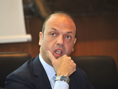 Alfano consulente per un grosso studio legale. Si occuperà di Africa e Medio Oriente